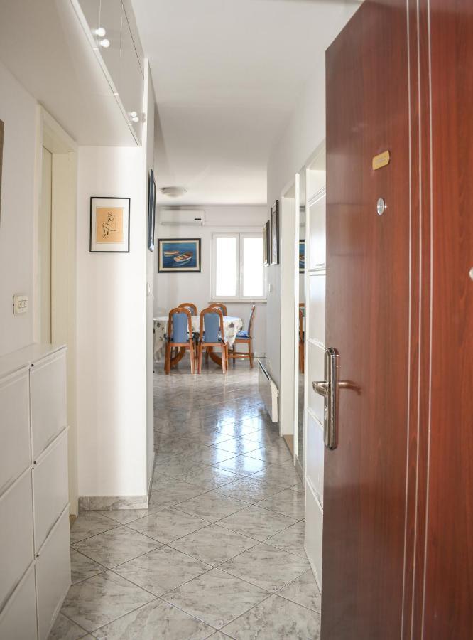 Frida Apartment Supetar
